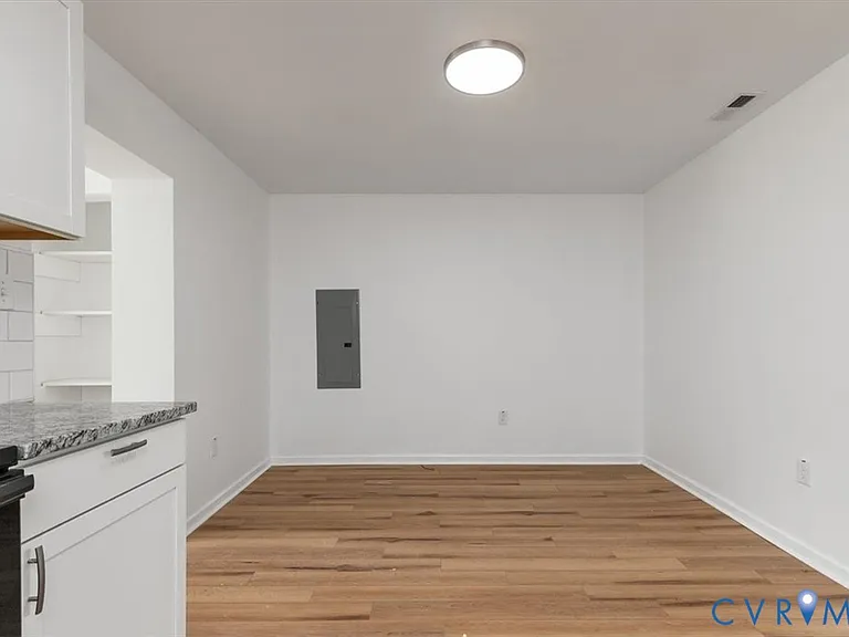 1806 Sussex St — Photo 15
