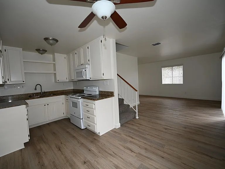339 Chambers St — Photo 11