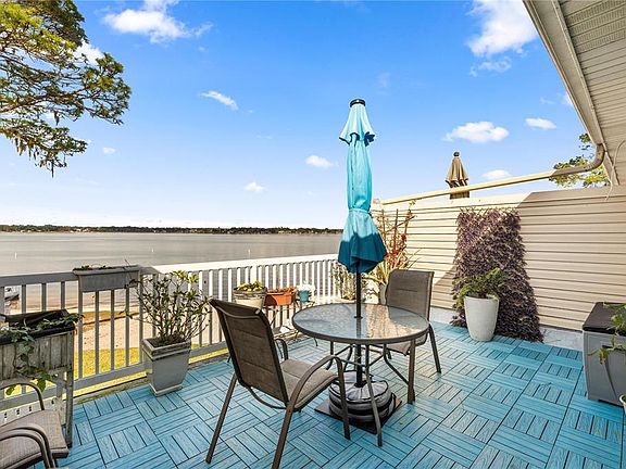 3rd image of 11001 SE Sunset Harbor Rd #B14