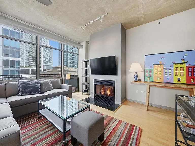 125 E 13th St #1401 — Photo 4