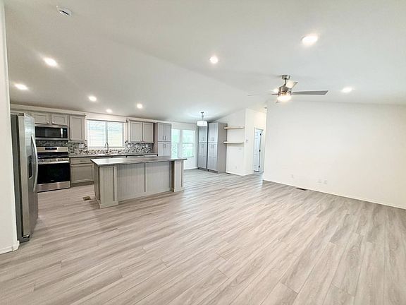 2nd image of 2121 S Pantano Rd Unit 360