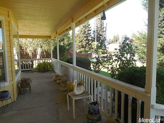 3rd image of 9917 Oak Knoll Ave