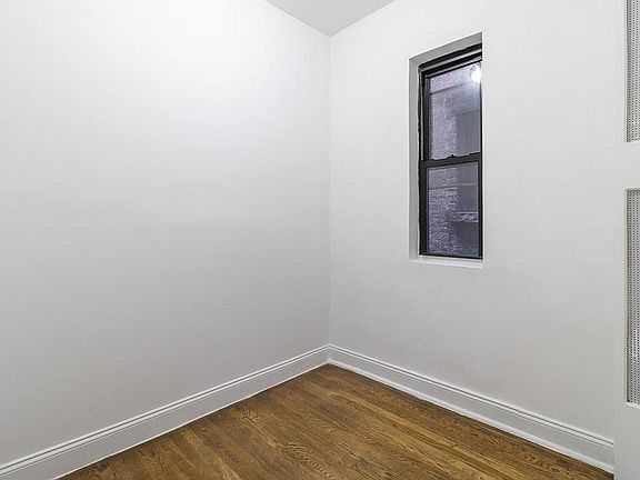 4th image of 437 W 46th St #6RE