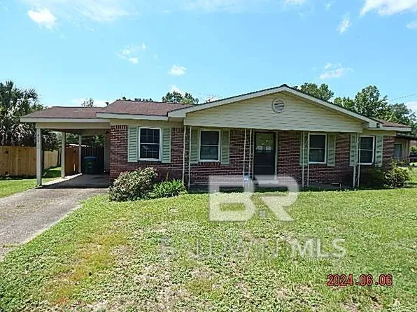 420 Holt St, Flomaton, AL 36441