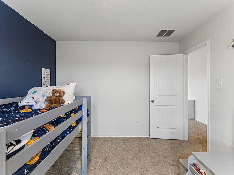 343 Sickle Loop — Photo 28