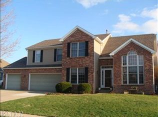 3211 Eagle Crest Rd, Bloomington, IL 61704