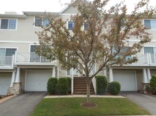 564 Willoughby Way W, Minnetonka, MN 55305