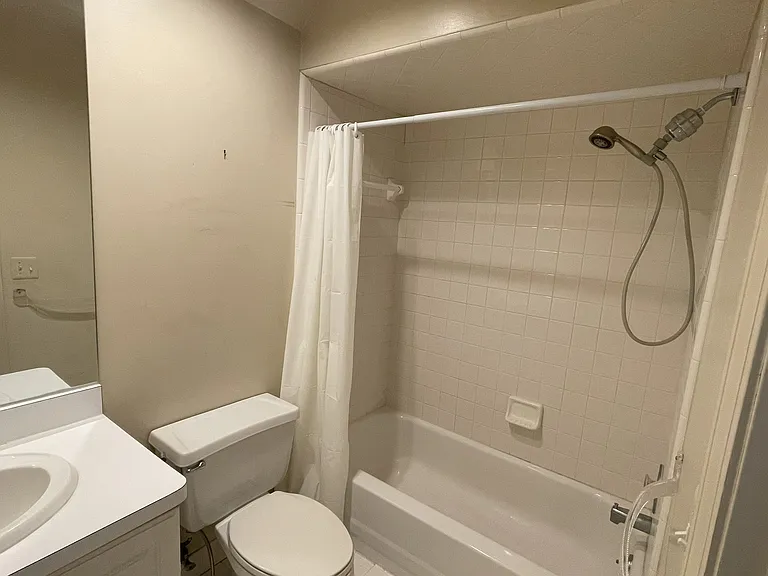 517 Essex Dr — Photo 26
