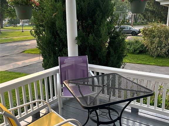 5th image of 403 Elm St