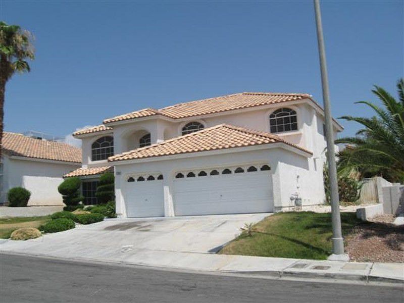 1st image of 2704 Cricket Hollow Ct