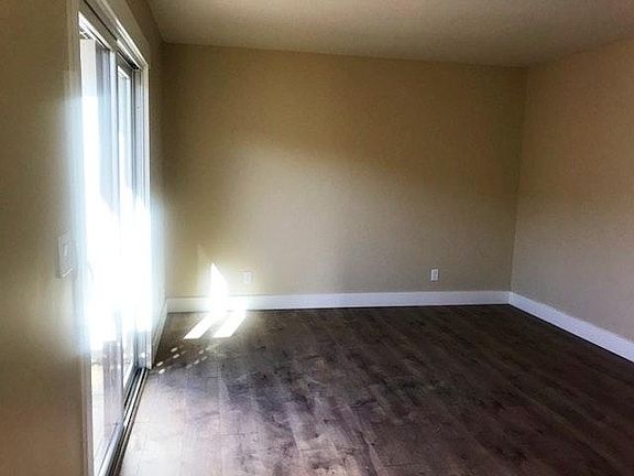 3rd image of 325 Carey Ave