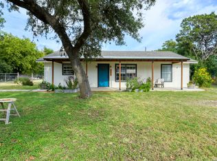 109 Hilltop Dr E, Kerrville, TX 78028
