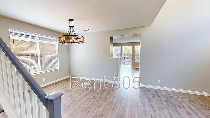 3 bed, 2.5 bath, 1731 sqft, $3,995 — Photo 2