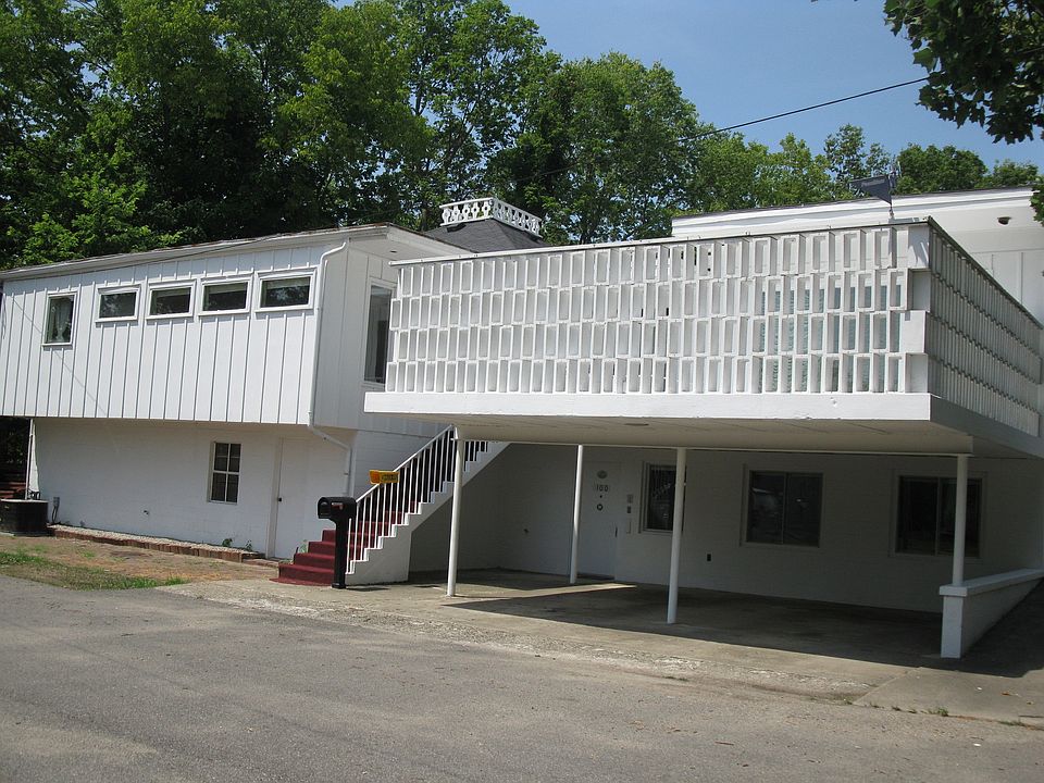 1st image of 100 N Newlin St