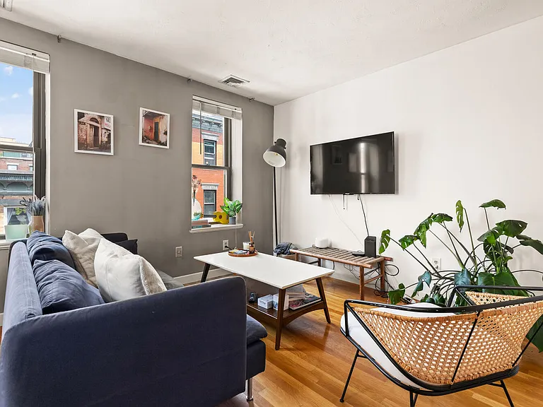 5 Grove St #7 — Photo 2