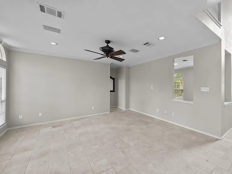 2421 Kittyhawk Dr — Photo 32