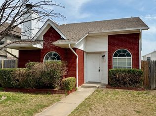 2616 Briarcliff Dr, Moore, OK 73170