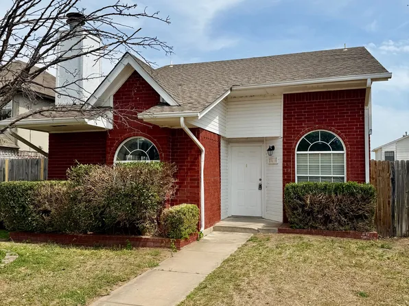 2616 Briarcliff Dr, Moore, OK 73170