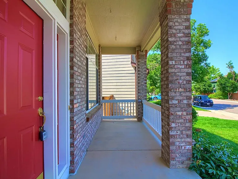 9425 Morning Glory Ln — Photo 2