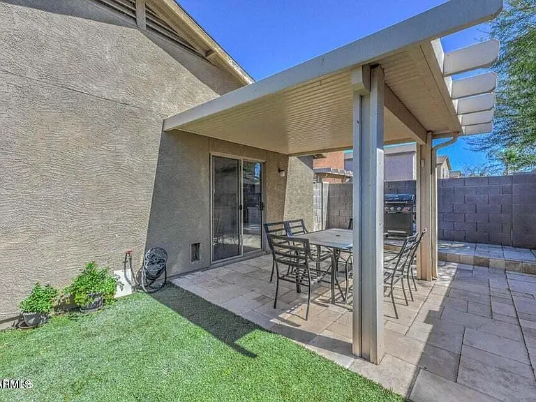 2477 E Meadow Land Dr — Photo 16