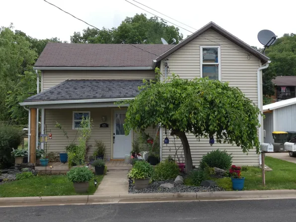421 W Bluff St, Cassville, WI 53806