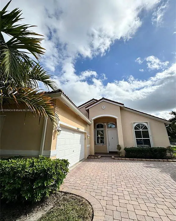 2591 SW 190th Ave