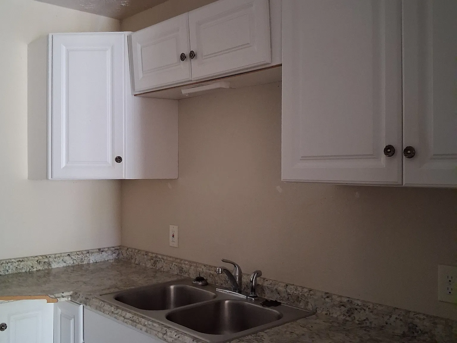2 bed, 940 sqft, $1,200 — Photo 3