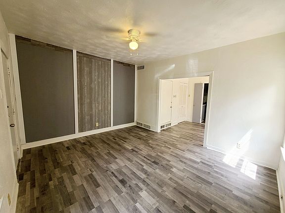 5th image of 6111 Richmond Ave