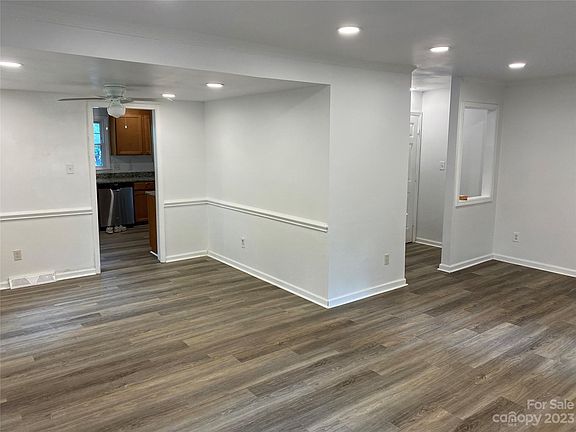 4th image of 2333 Hayloft Cir