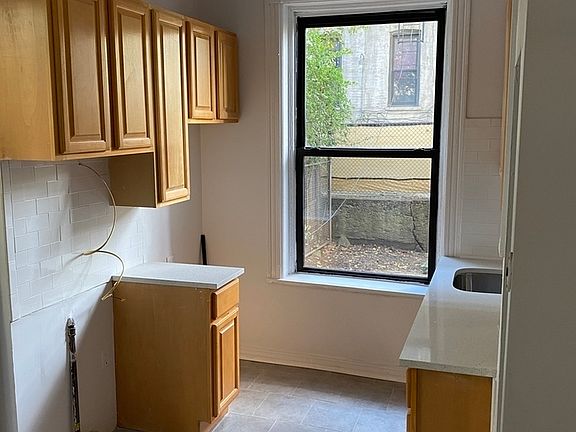 4th image of 352 7th St Floor 2