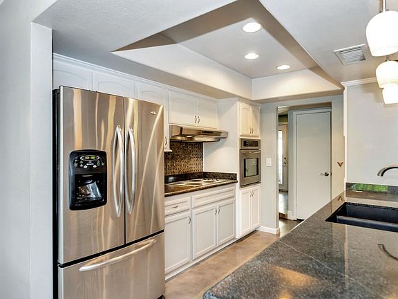 4th image of 2909 E Cannon Dr