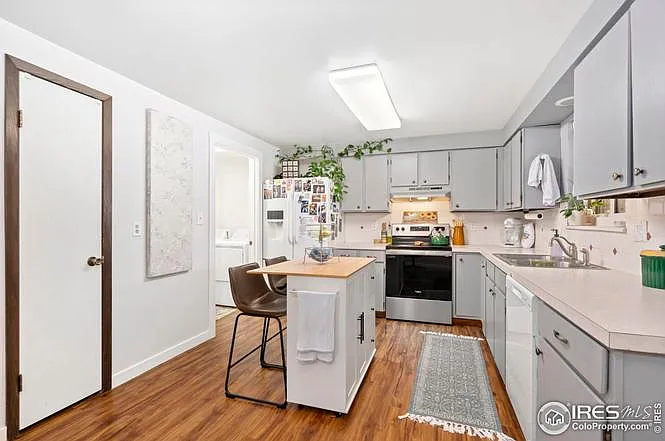 2216 Albany Ct — Photo 14