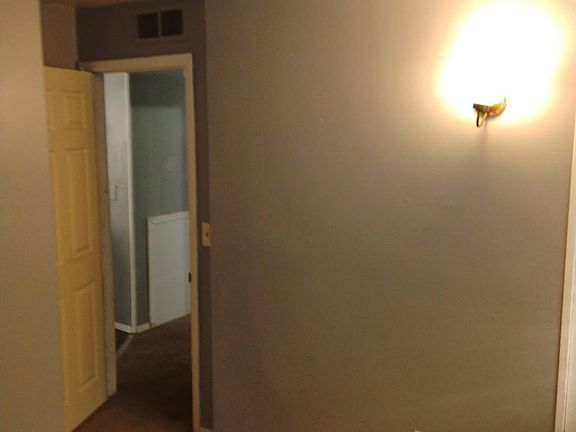 4th image of 23603 Stewart Ave