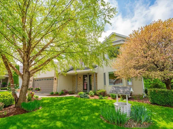 5927 Prairie Wood Dr, Mc Farland, WI 53558