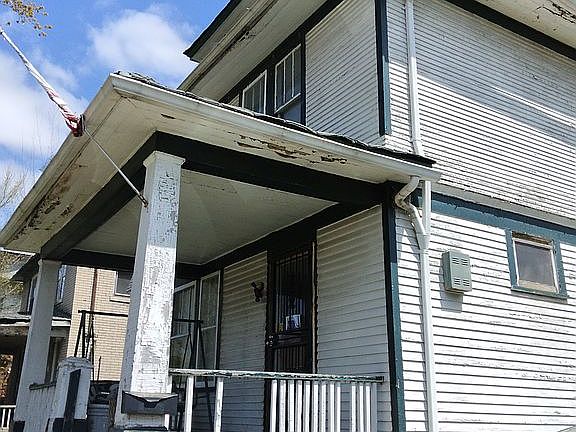 2nd image of 196 Tennyson St