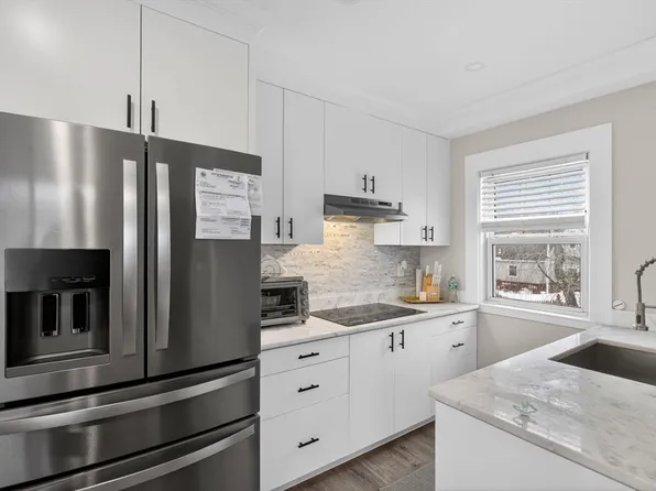103 Henshaw St, Worcester, MA 01603