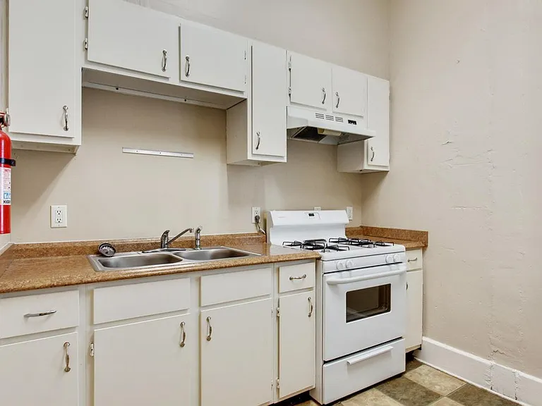 214 W Park Ave #A — Photo 9