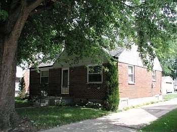1st image of 902 Morse Ave