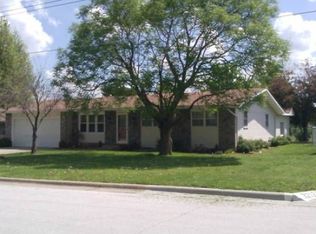 3220 N Wildan Ave, Springfield, MO 65803