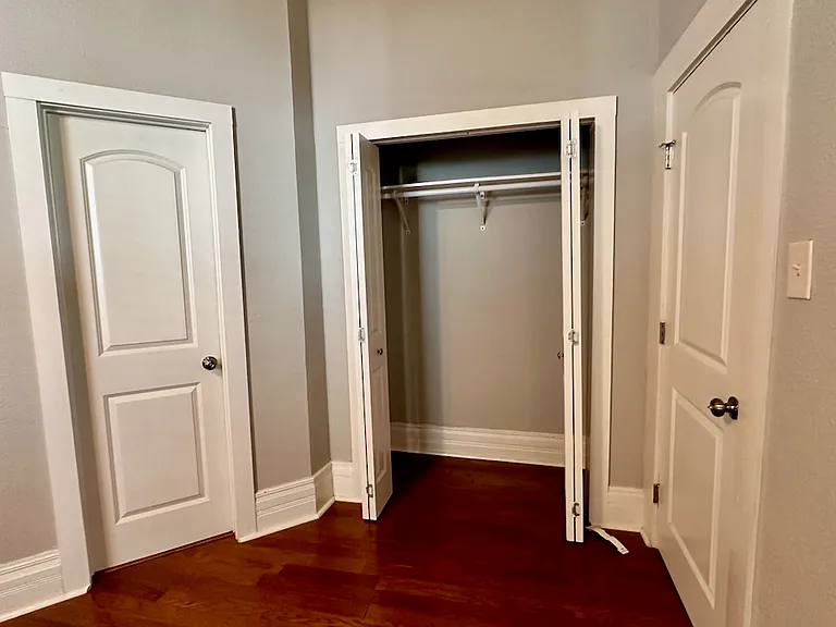 102 Paul St — Photo 15