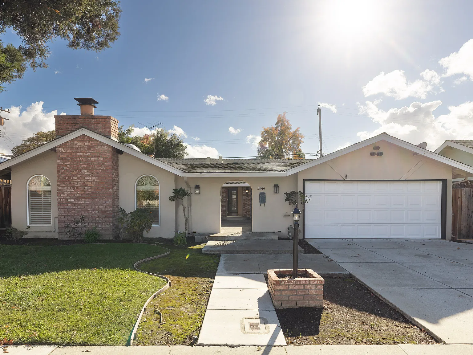 4 bed, 1957 sqft, $6,400 — Photo 4