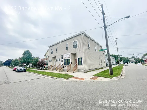 1253 Broadway Ave NW, Grand Rapids, MI
