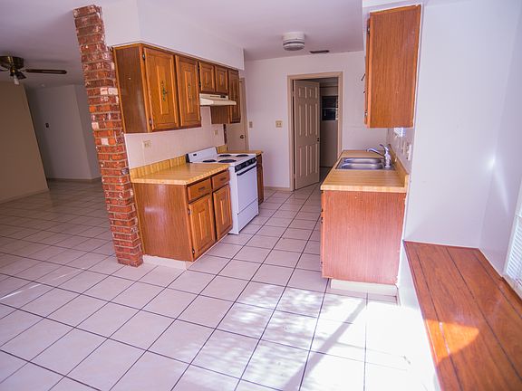 5th image of 14 Bilbao Ct
