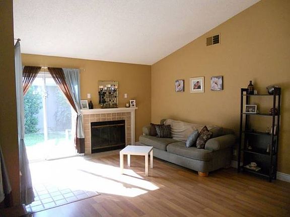 4th image of 4816 Monument Dr