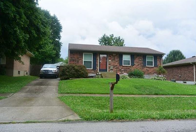 2nd image of 10117 Closterwood Dr