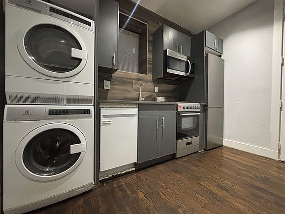 3rd image of 235 E 117th St APT 2F