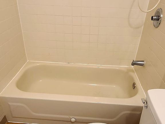 2nd image of 1421 Raspberry Ct Unit 1421