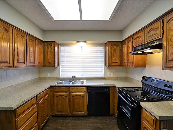 4th image of 1820 Willow Vale Dr