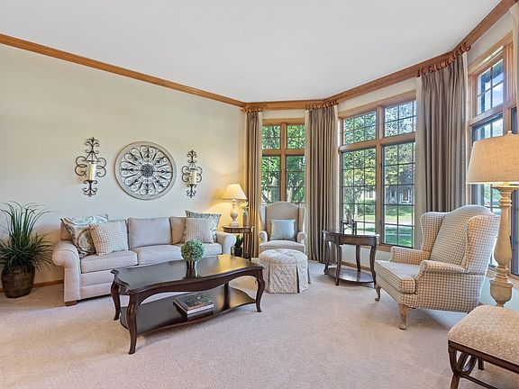 4th image of 17499 W Meadowbrook Dr
