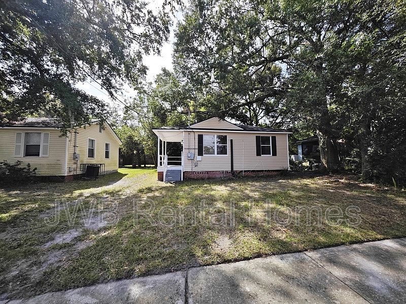 1st image of 1276 W 32nd St